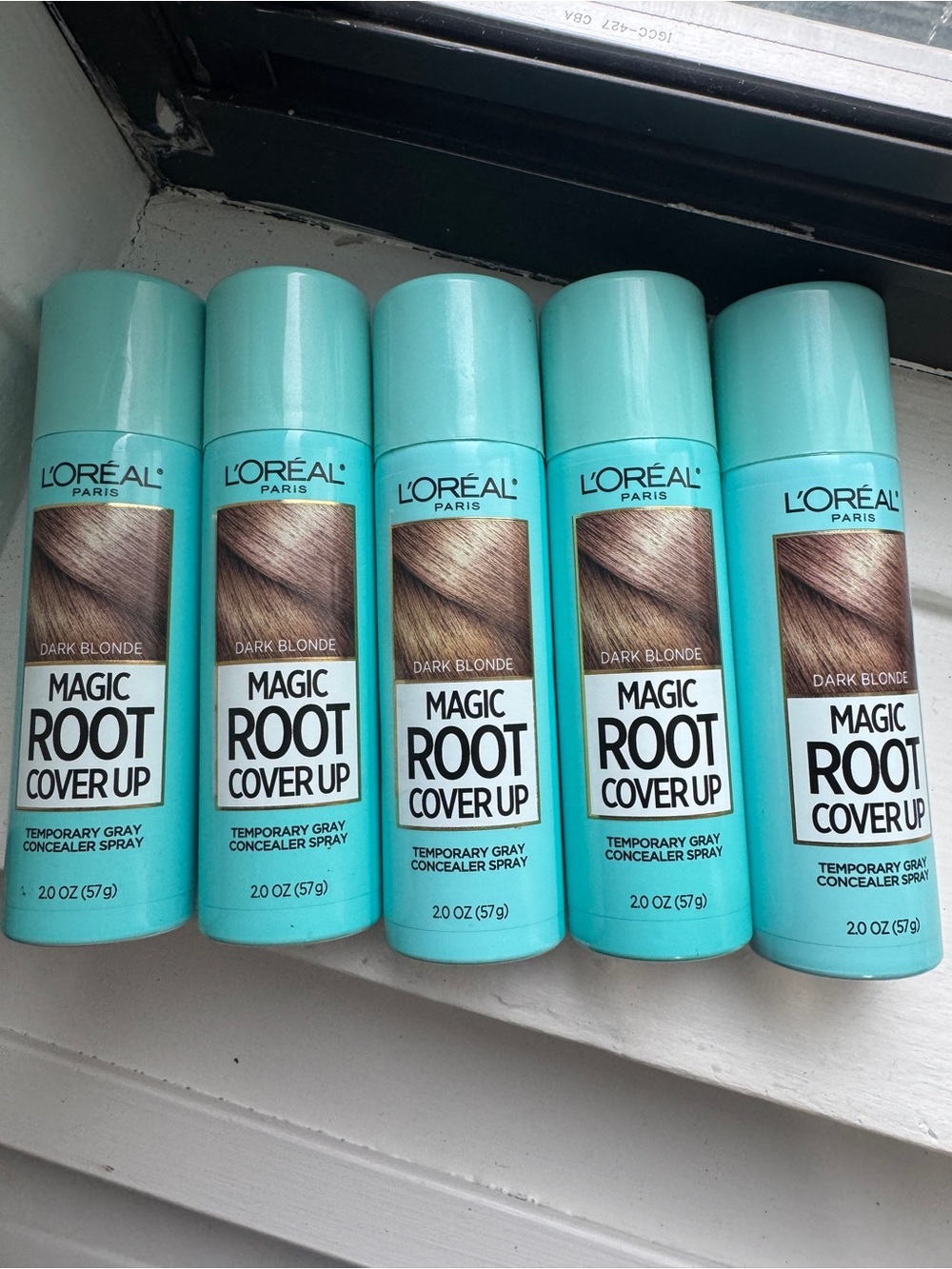 L'Oreal Magic Root Cover Up Spray — Dark Blonde